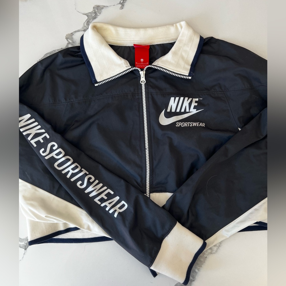 Nike Sportswear cropped windbreaker